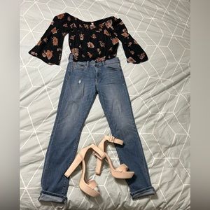 6R Express super skinny mid rise. Medium wash light distressing.